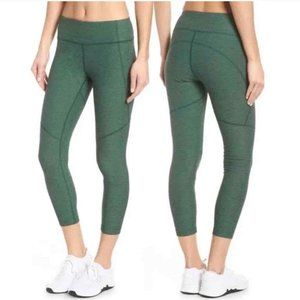 Outdoor Voices 3/4 Warmup Leggings in Hunter Sz S